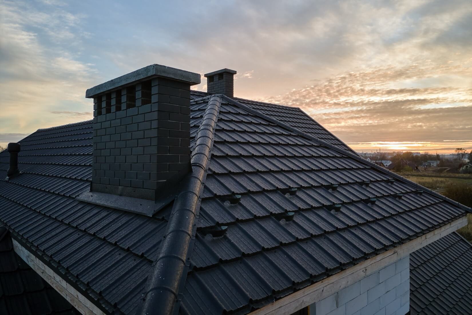 Ett nytt tak med betongplattor i en unik stil i Uppsala